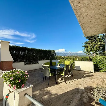 Olive Garden Retreat Apartamento Pridraga