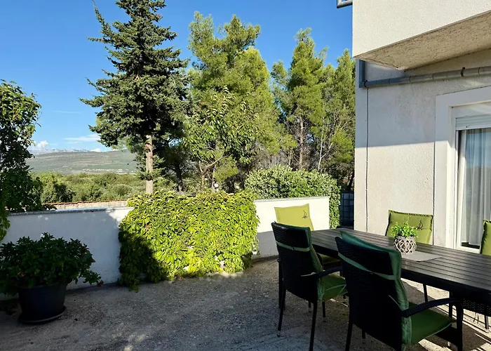 Olive Garden Retreat * Pridraga