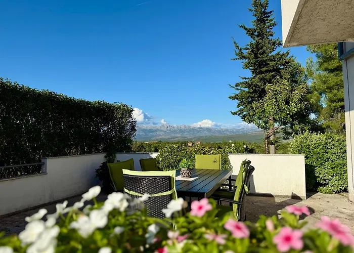 Olive Garden Retreat * Pridraga